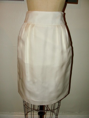 New thread social - new, cream